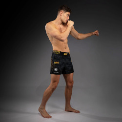 Pánské šortky UFC Fusion by Venum Authentic Fight Night - Short Fit - černo/zlaté