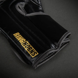 RINGHORNS Boxerské rukavice CHARGER - černo/zlaté