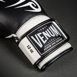 Boxerské rukavice VENUM Giant 2.0 Mike Tyson - černé