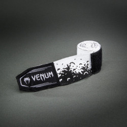 Boxerské bandáže Bats Night značky VENUM﻿ 2,5 m - černo/bílé