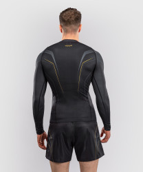 Rashguard VENUM Dl. rukáv Streamline - černo/zlatý