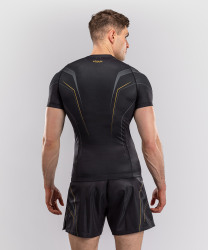 Rashguard VENUM Kr. rukáv Streamline - černo/zlatý