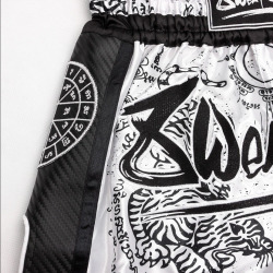 8 WEAPONS Muay Thai trenýrky Carbon, Sak Yant Tigers - bílé