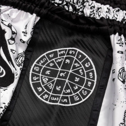 8 WEAPONS Muay Thai trenýrky Carbon, Sak Yant Tigers - bílé