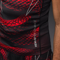Rashguard VENUM Kr. rukáv Matupa - černo/červený