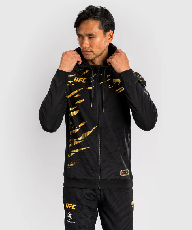 Pánská Mikina UFC Fusion by Venum Authentic Fight Night Men’s Walkout - černo/zlatá